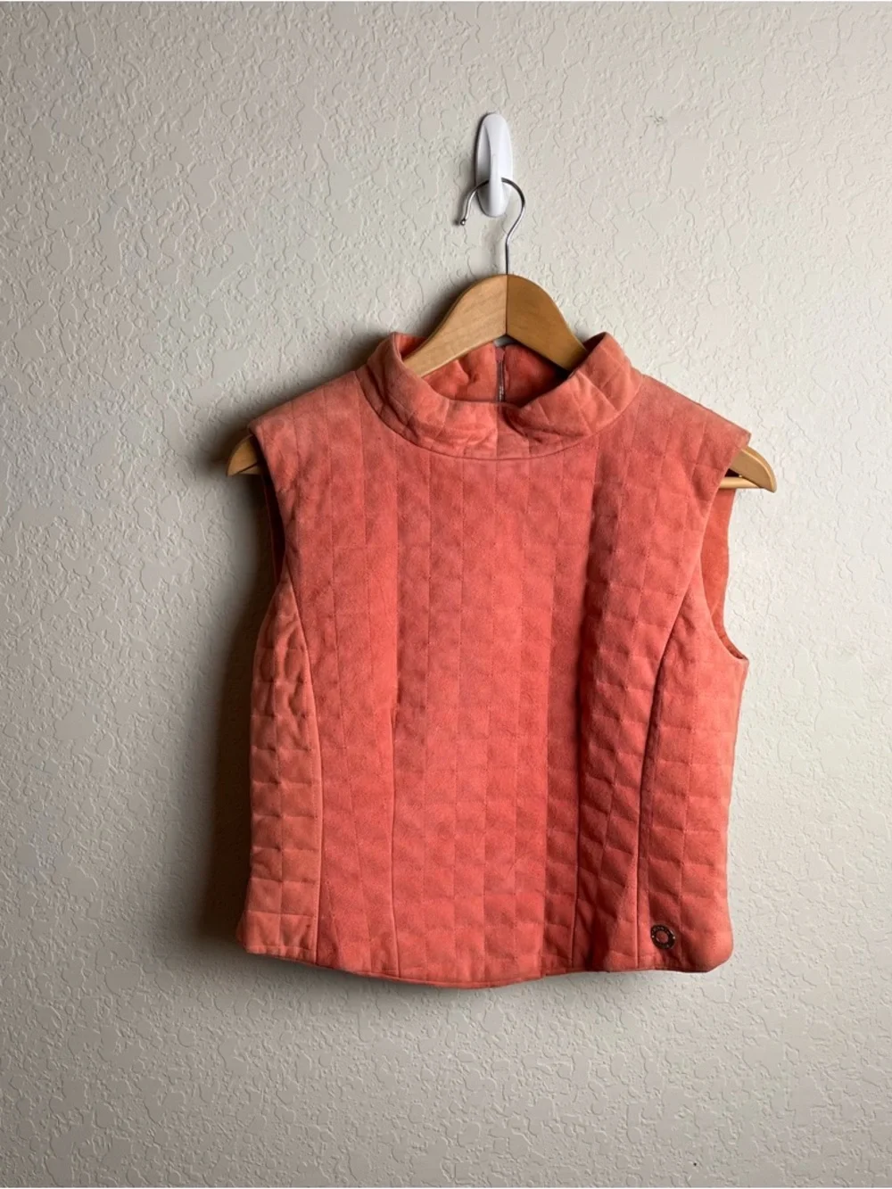 Chanel Vintage 1999 Salmon Pink Quilted Suede Top Vest Goat Skin 40 Rare